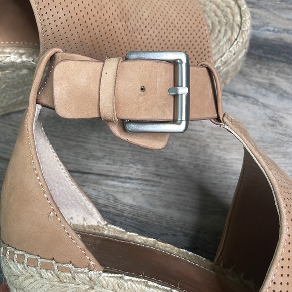 Marc Fisher Mlannie Tan Wedge Sandal, size 8 - Picture 7 of 9